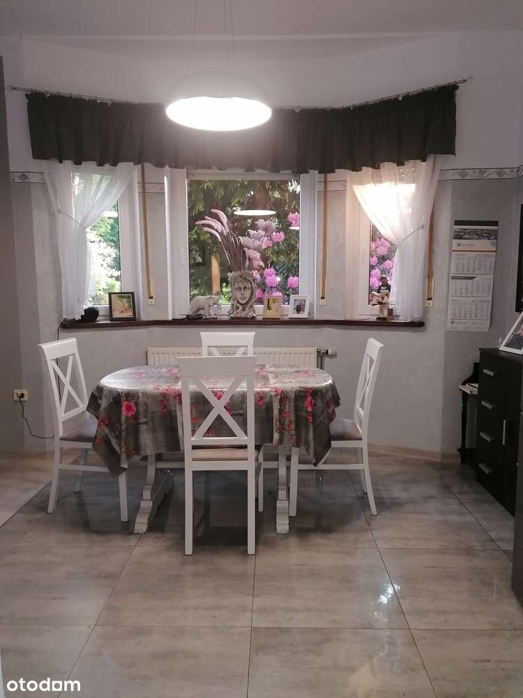 Przestronny dom dla dwóch rodzin-10