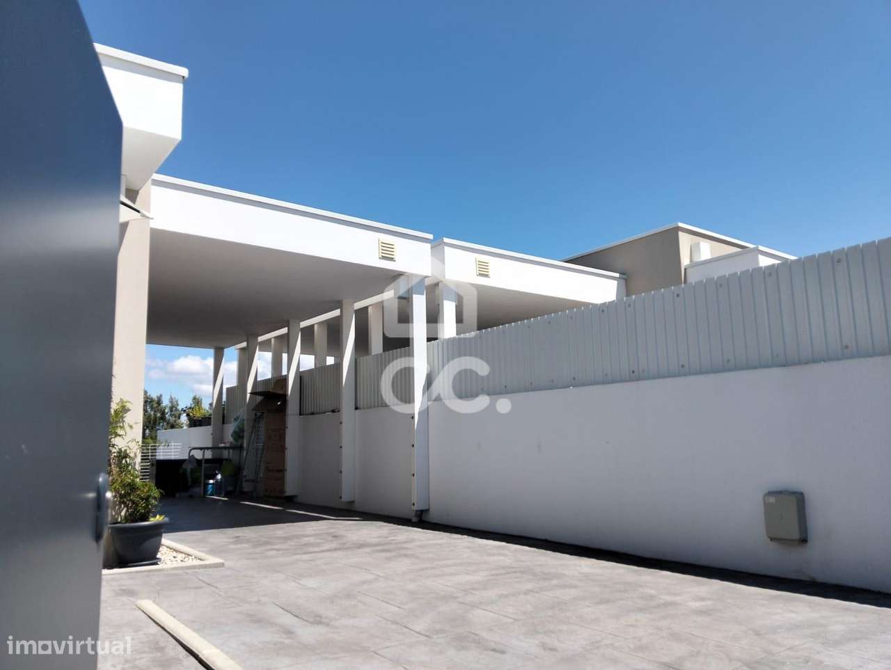 MORADIA T3 COM PISCINA-29