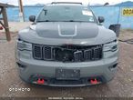 Jeep Grand Cherokee - 8