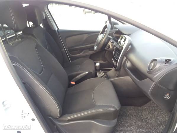 Renault Clio 1.5 dCi Zen (75cv) (5p) - AC - IVA DEDUTÍVEL - 8