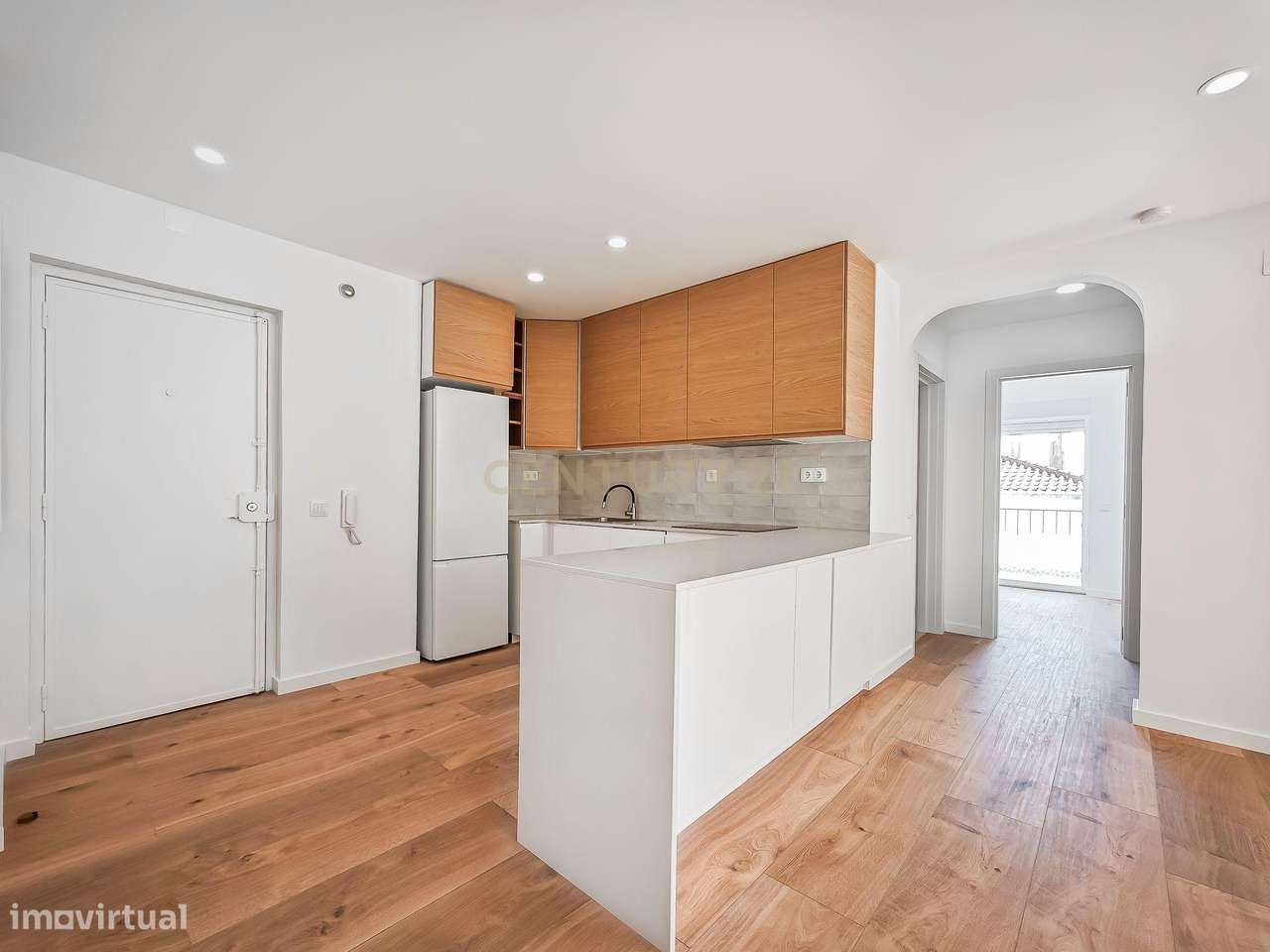 Viver no Estoril: T2 Renovado com Vista Mar, a 5 min a pé da Praia e d-1