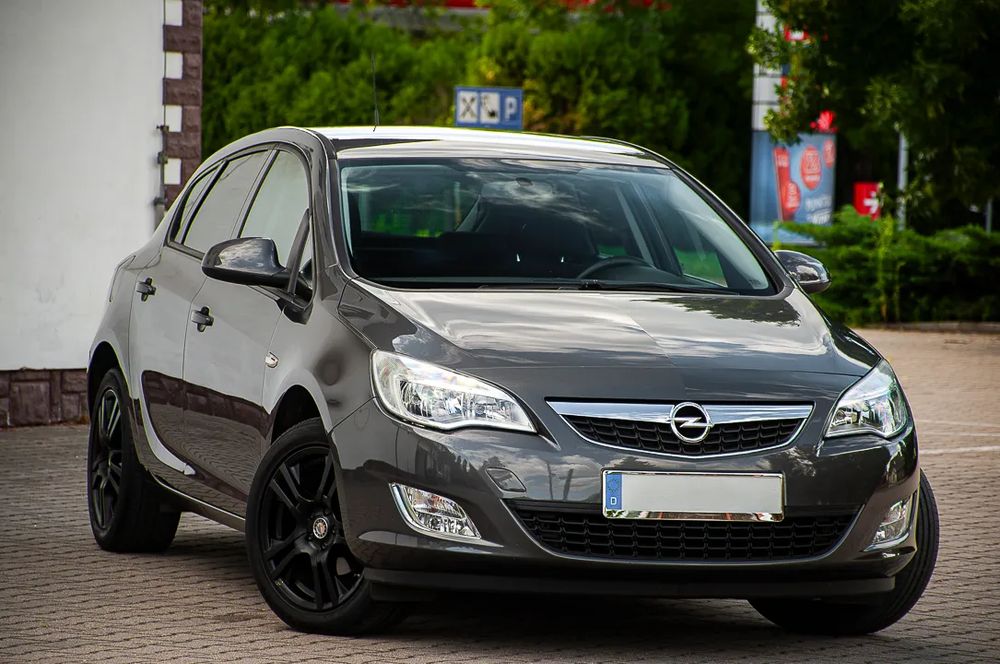 Opel Astra J (2009-2019) 1.4 Turbo Innovation 2011