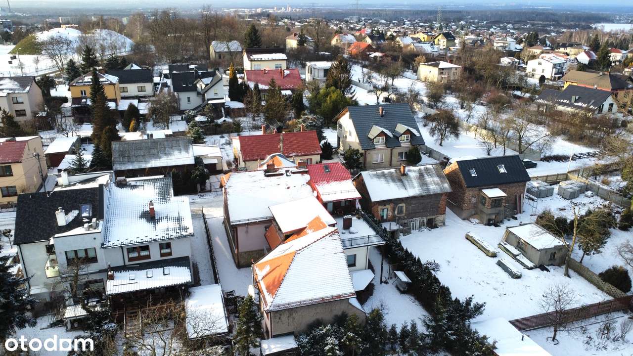 NIETUZINKOWY DOM Z MOŻLIWOŚCIĄ PODZAŁU NADAJĄCY SIĘ NA SIEDZIBĘ FIRMY.-4