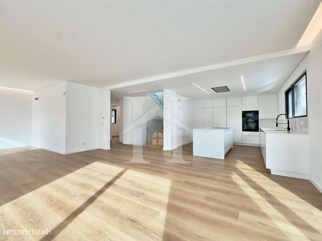 Moradia T3 em Murches com Garagem Box, Jardim e Piscina - Grande imagem: 4/38