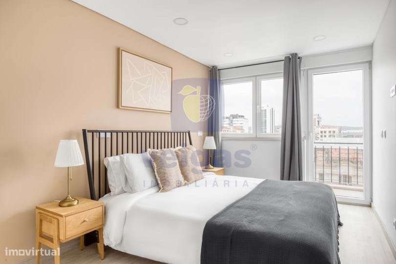 Penthouse T3 exclusiva com varanda e vistas desafogadas – Av. da Repúb-15