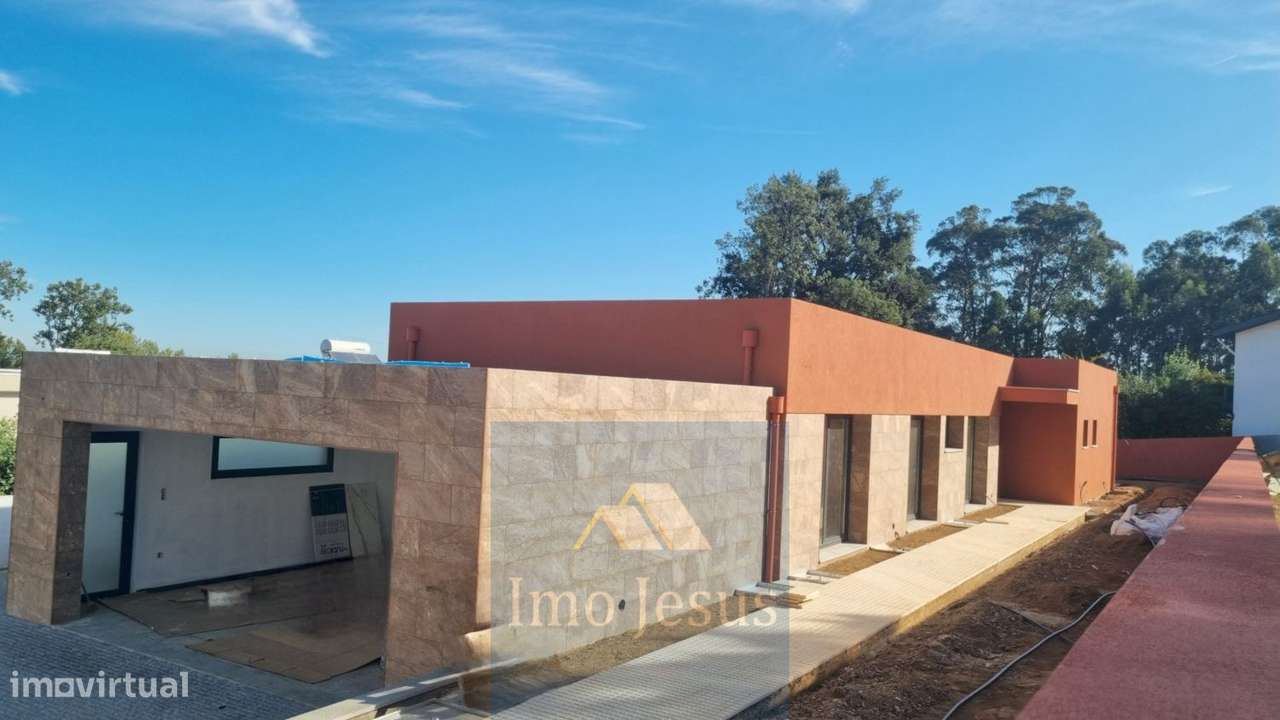 Moradia Terrêa 4 Frentes em Pedroso-5