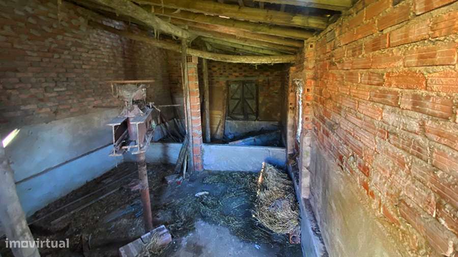 Moradia, logradouro, anexo, para recuperar, aldeia Famões, Bombarral-15