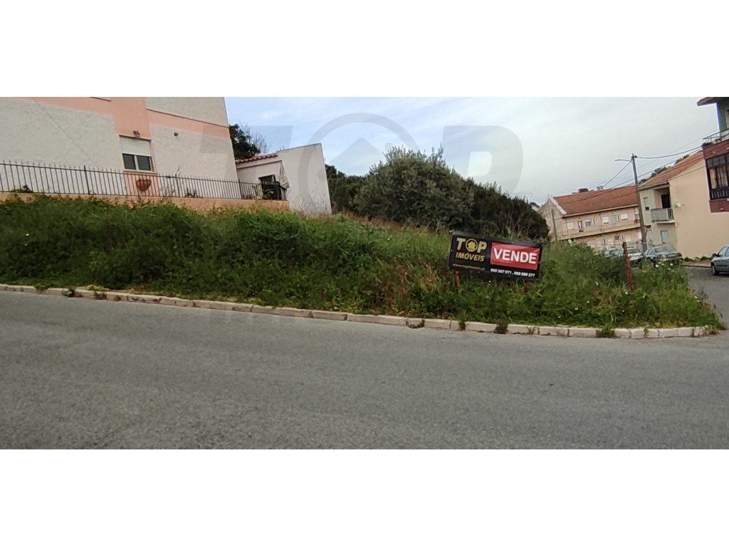 Terreno com 292m2 - Santa Iria da Azóia - 60.000€