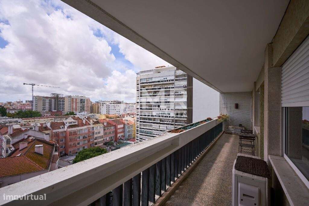 Apartamento T5 (ex T6) Avenida Estados Unidos da América-15