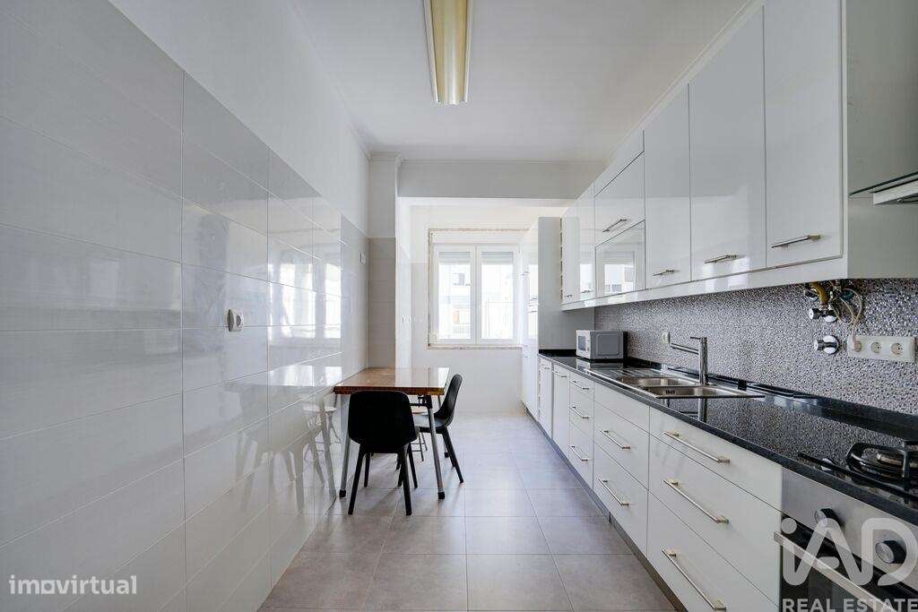 Apartamento T2 em Penha de França de 122,00 m2 - Grande imagem: 2/22