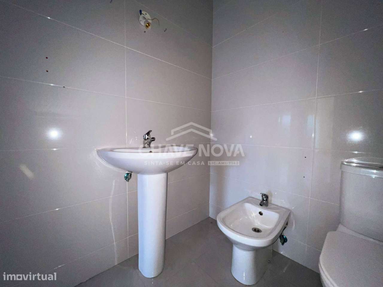 Apartamento T2 c/ Lugar de Garagem em Canelas (Edifício Prestige)-16