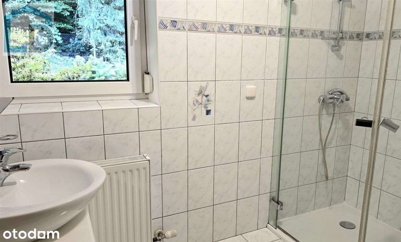 Dom w Bystrej przy lesie-13