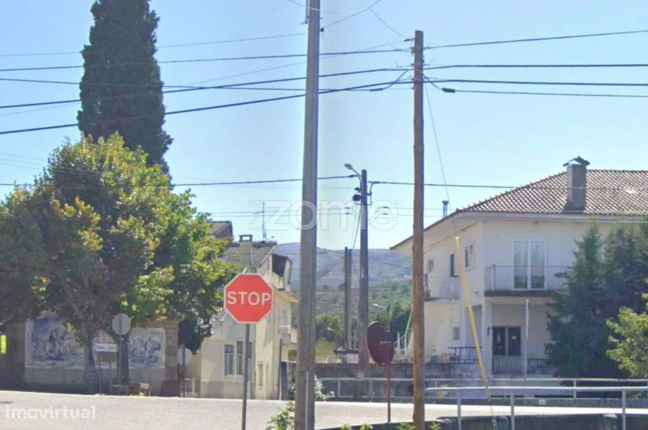 T2 para reconstrução Vila Cortes da Serra, Gouveia - Grande imagem: 4/13