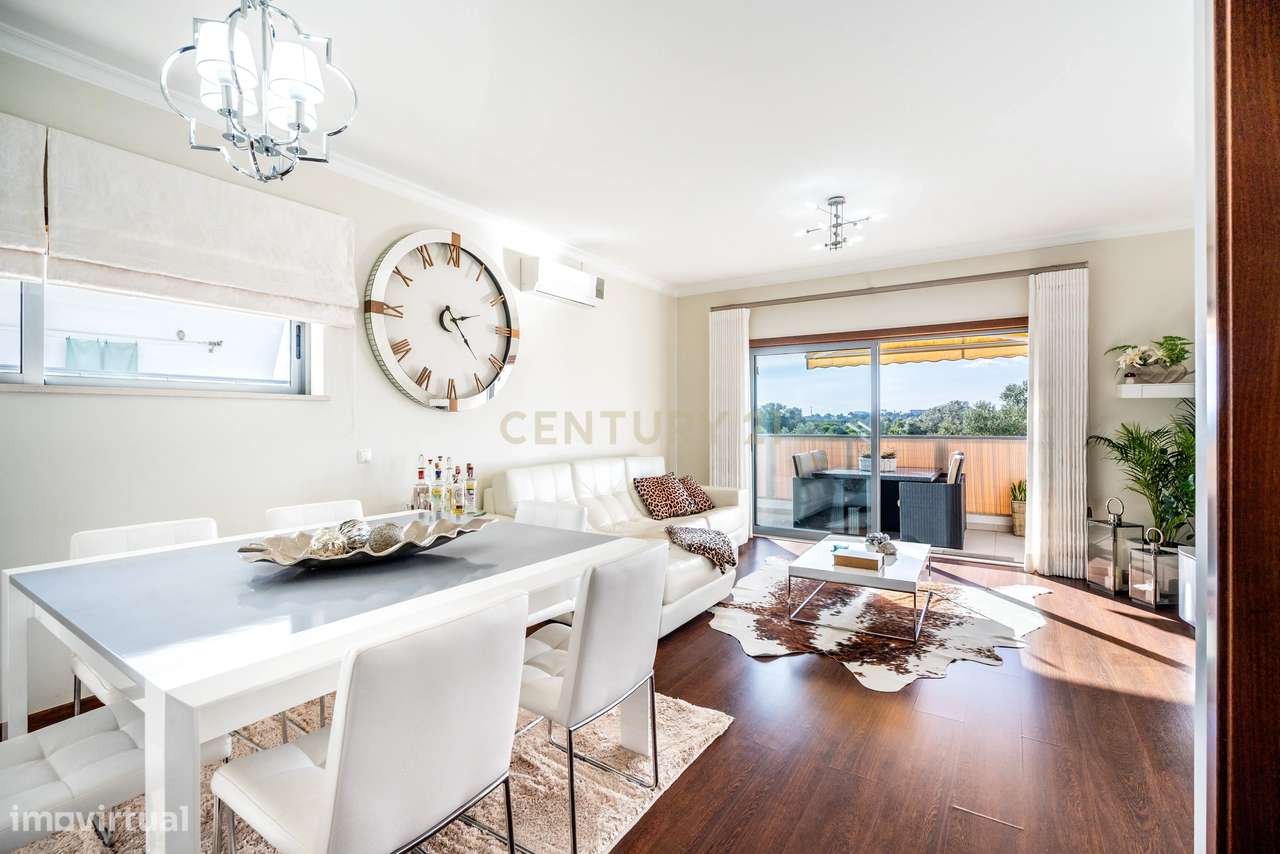 DUPLEX T2 DE CANTO COM AMPLAS VARANDAS E GARAGEM PERTO DA PRAIA!-15