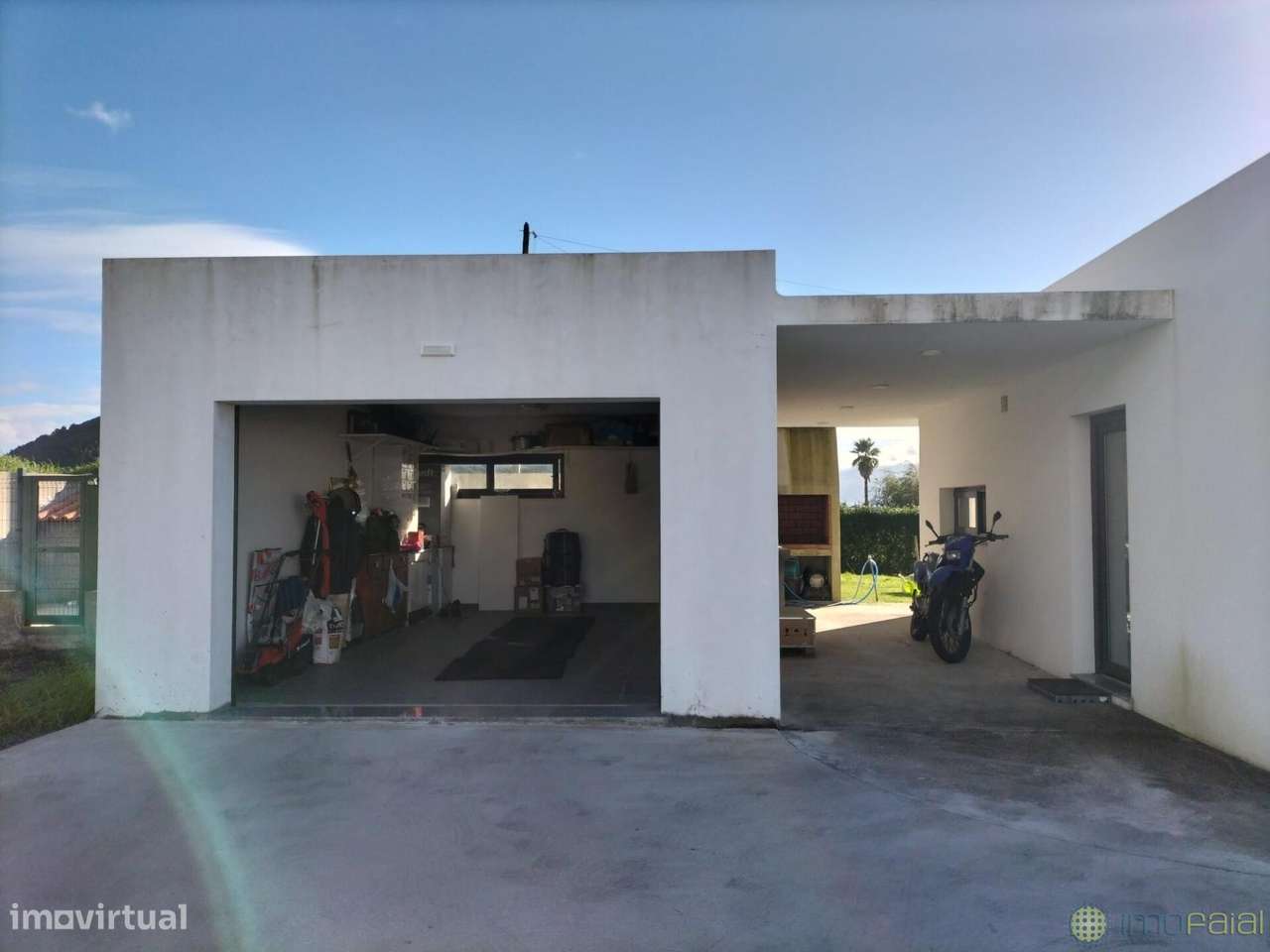 Moradia na Rua das Courelas, Feteira.-14