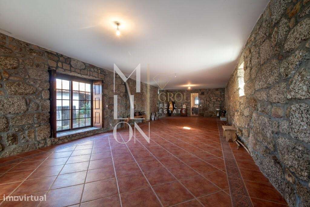 Quinta do Loureiro: Uma Casa Solar Histórica e Elegante em Lousada-26