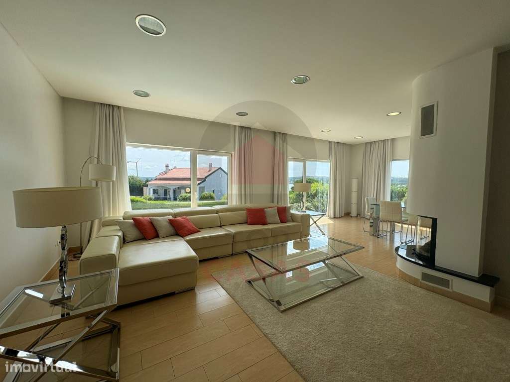 Moradia Contemporânea de Luxo com Vista Deslumbrante sobre a Lagoa ...-27