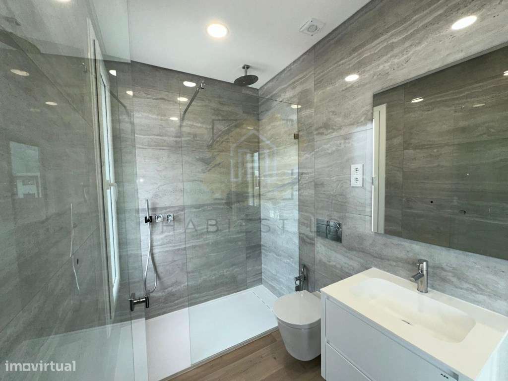 Moradia V4 com excelentes acabamentos-29