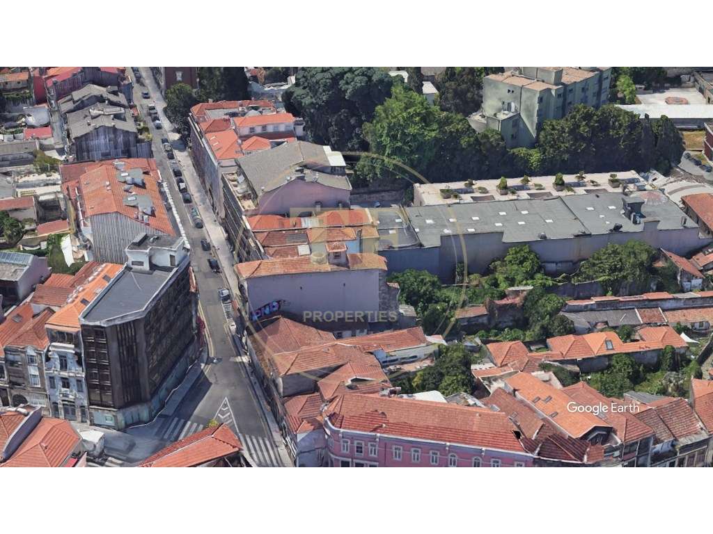Apartamento T2+1 com 2 varandas, lugar de garagem e arrumos em Cedo...-19