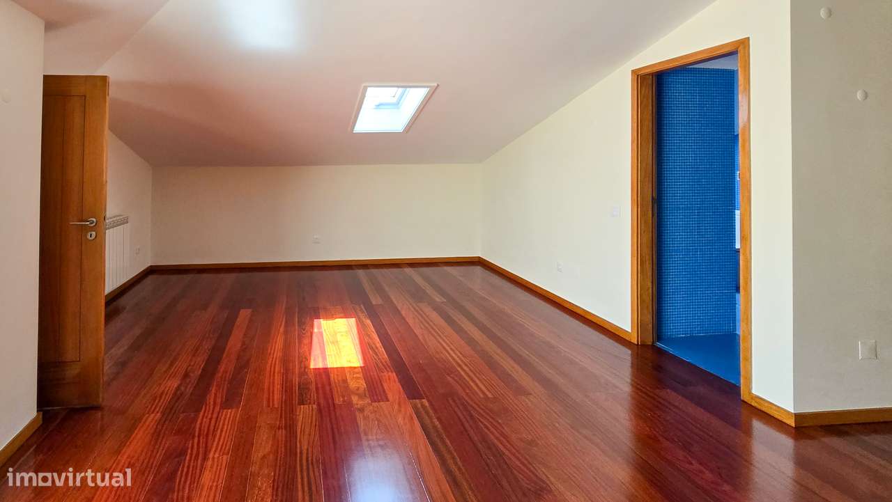 T3 Duplex Remodelado em Cond. Fechado -  São Félix da Marinha / Granja-21