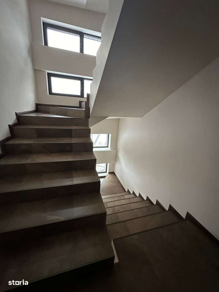 Vilă deosebită cu vedere panoramică la Munții Bucegi – Bușteni, str. C-12