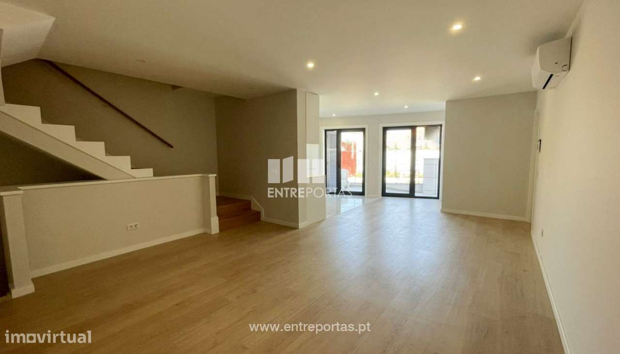 Venda de Apartamento T3 duplex, próximo do parque da cidade, Póvoa d - Grande imagem: 2/18