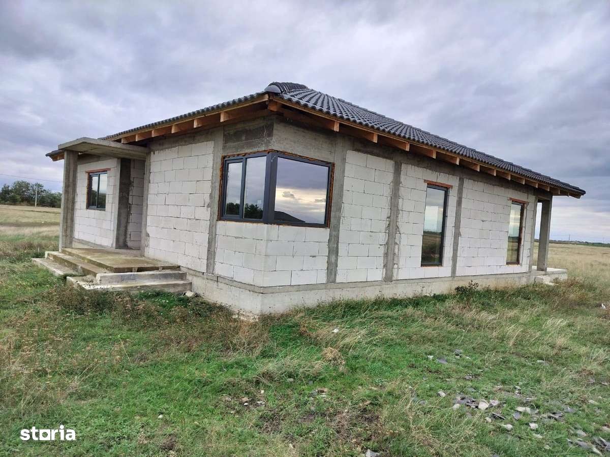 Casă 4 camere în Zimandcuz - Imagine principală: 4/5