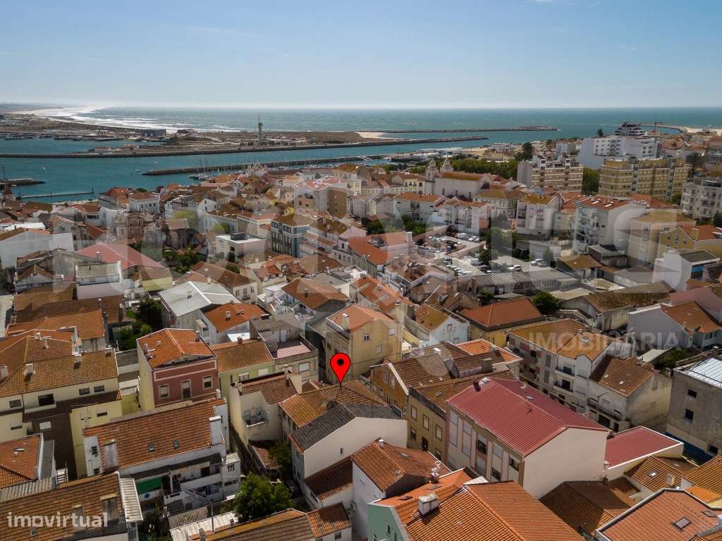 PRÉDIO COM 3 APARTAMENTOS NO CENTRO HISTÓRICO FIGUEIRA DA FOZ-52