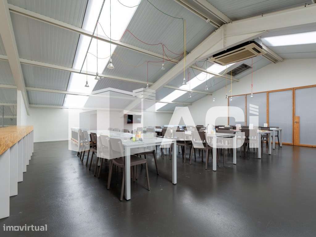 Armazém e Espaço Industrial de Excelência - 3 Pisos | Terreno de 5....-21