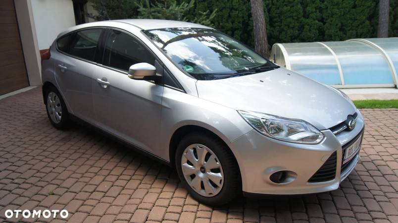 Ford Focus 1.6 Ambiente - 4