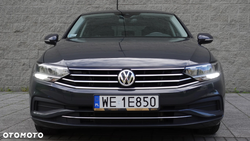 Volkswagen Passat 2.0 TDI EVO Business DSG - 2