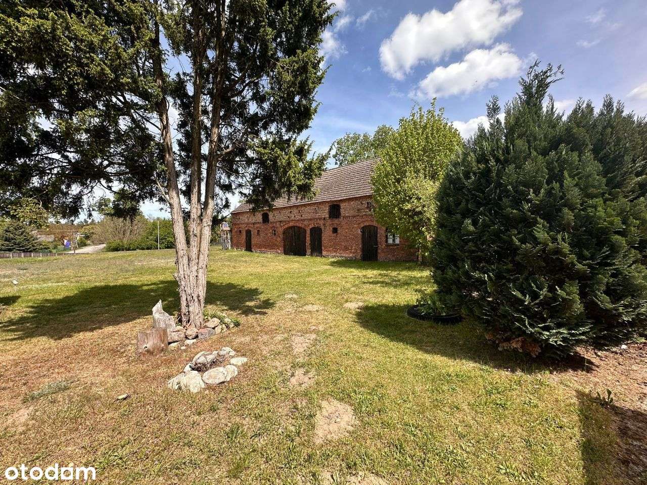 Dom z budynkiem gospodarczym we wsi Krobielewko-12