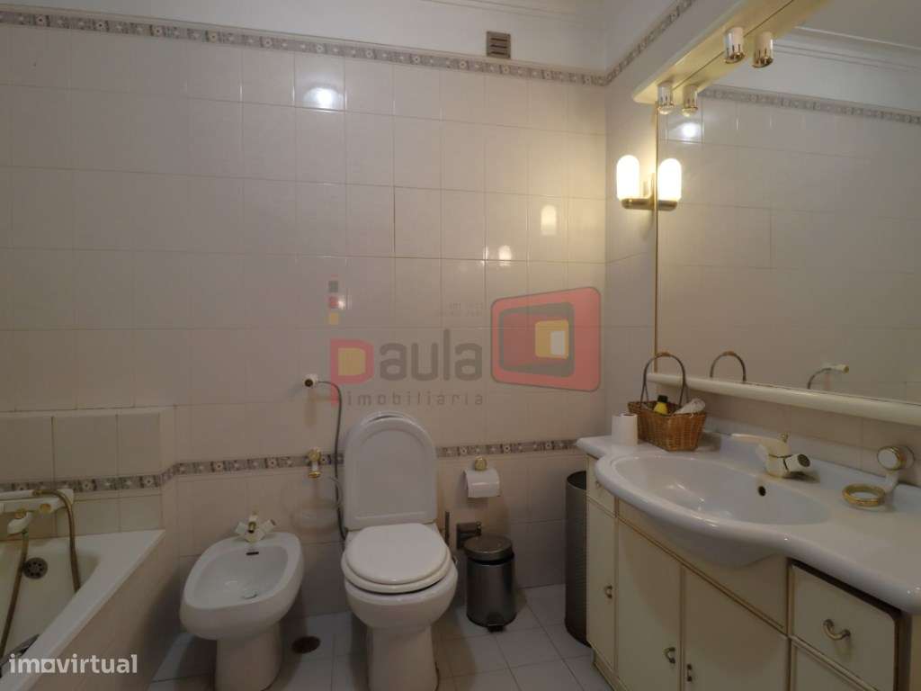 MORADIA T4 COM GARAGEM E TERRAÇO - MONTIJO-39