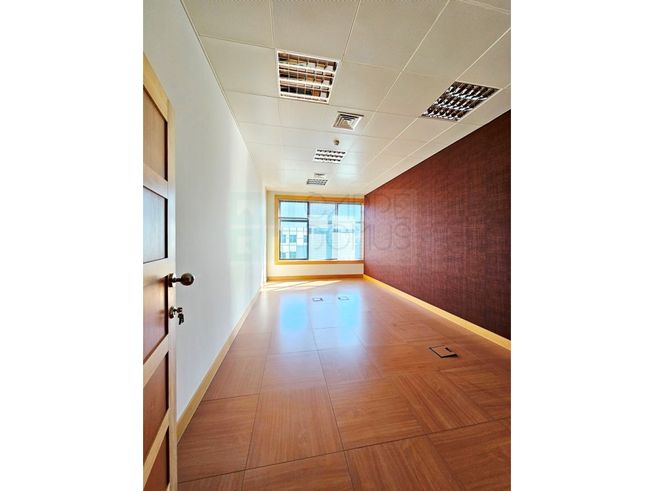 Escritório com 14 salas, na Quinta da Beloura, Sintra-16