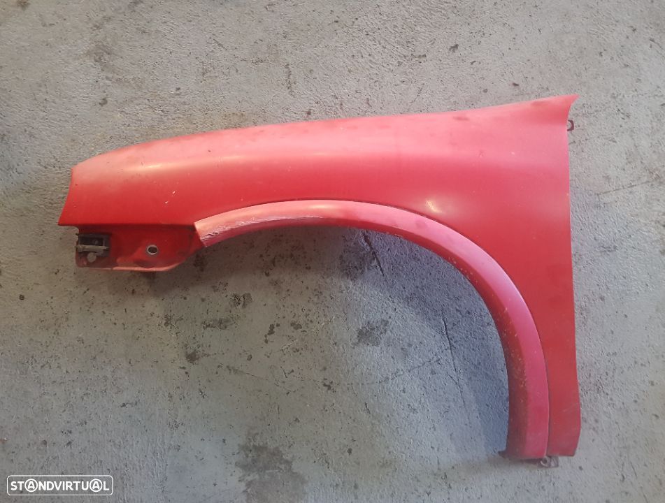 Peça - Guarda Lamas Esquerdo Opel Corsa B 1995