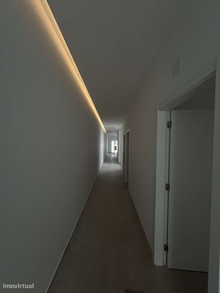 2 Moradias Térreas (T3+T1) Totalmente Novas com Pátios Privativos - Grande imagem: 4/38