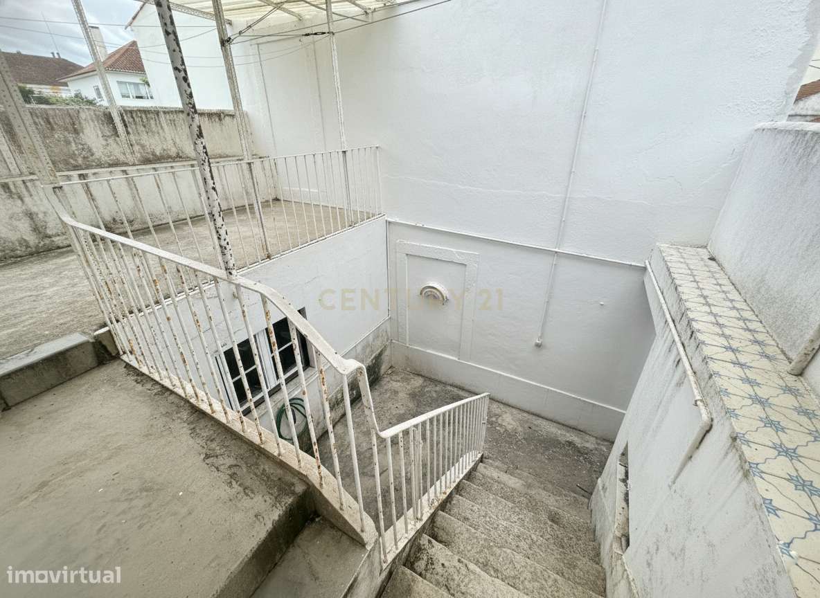 Moradia T5 com Grande Potencial | Salvaterra de Magos-13