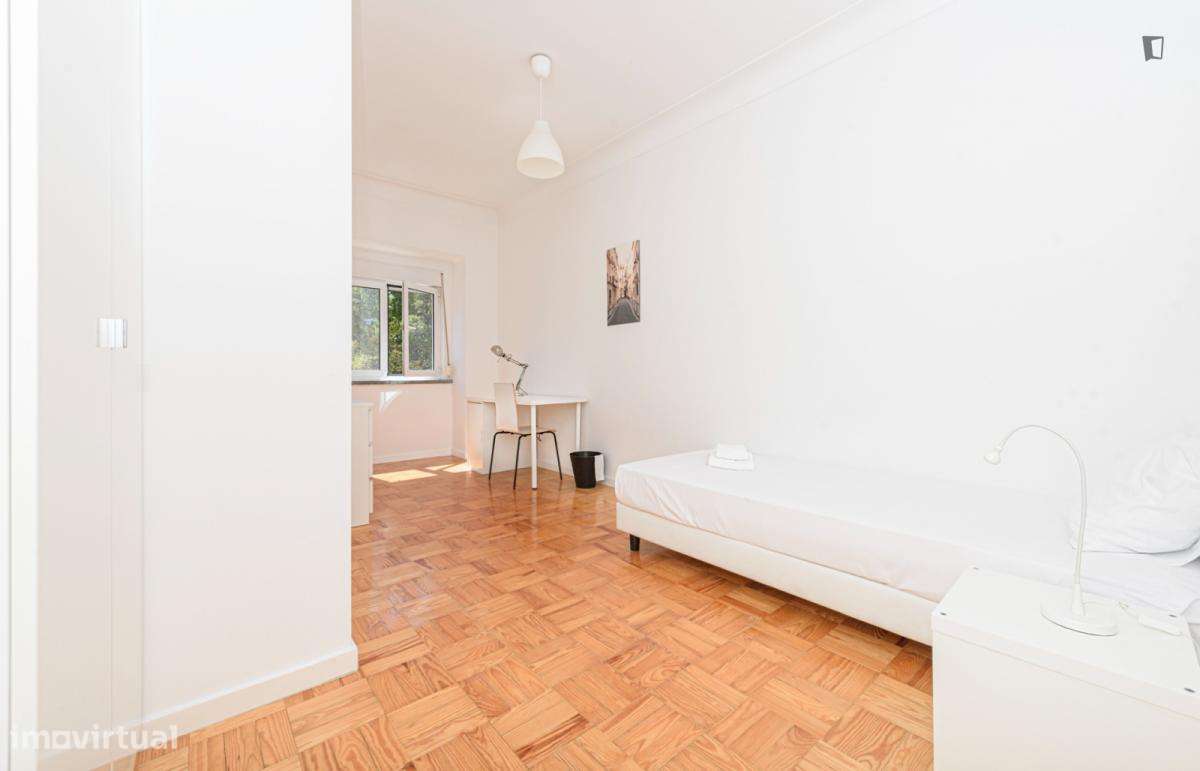 Quarto - localizado em Sete Rios Lisbon - Grande imagem: 3/6