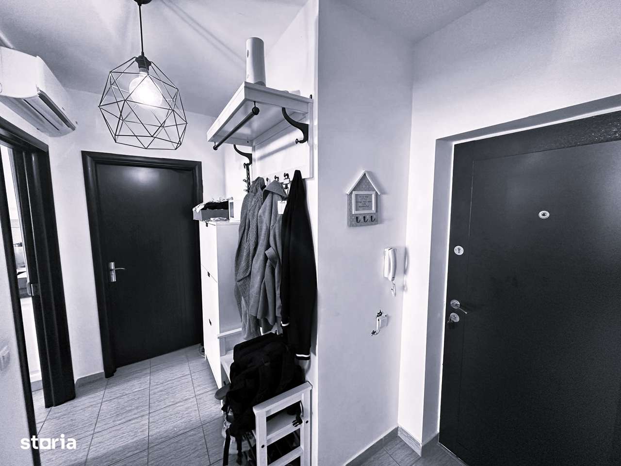 2 camere DECOMANDAT * METROU-9