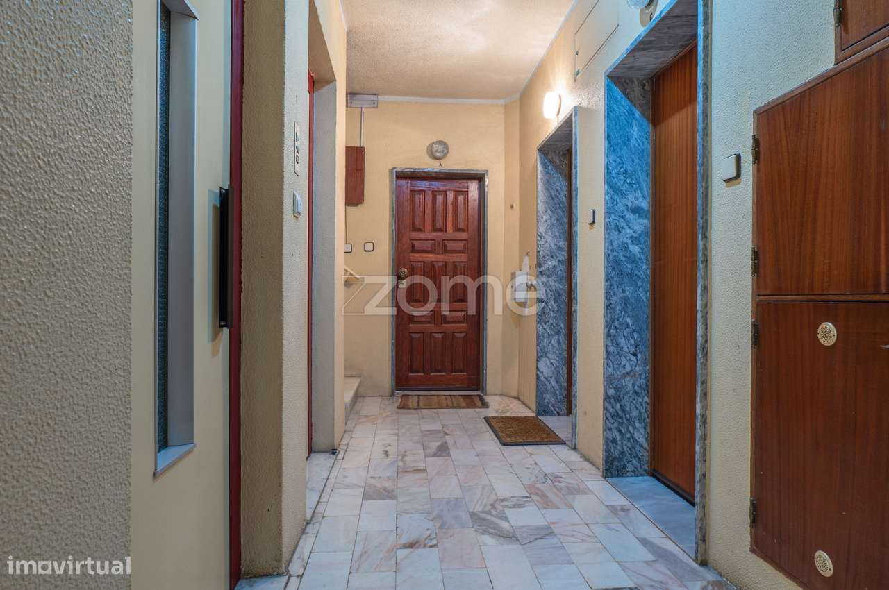 Apartamento T2 remodelado à venda, Venteira-8