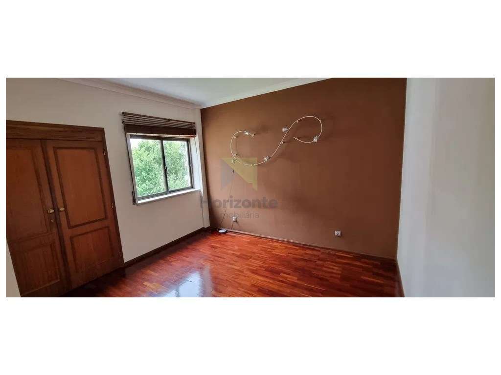 Apartamento T2 Remodelado em Monte Belo - Setúbal-4