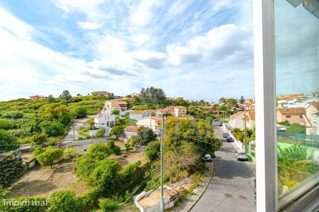 ✨ T2 com Entrada Independente e Espaço Exterior em Porto Salvo-35