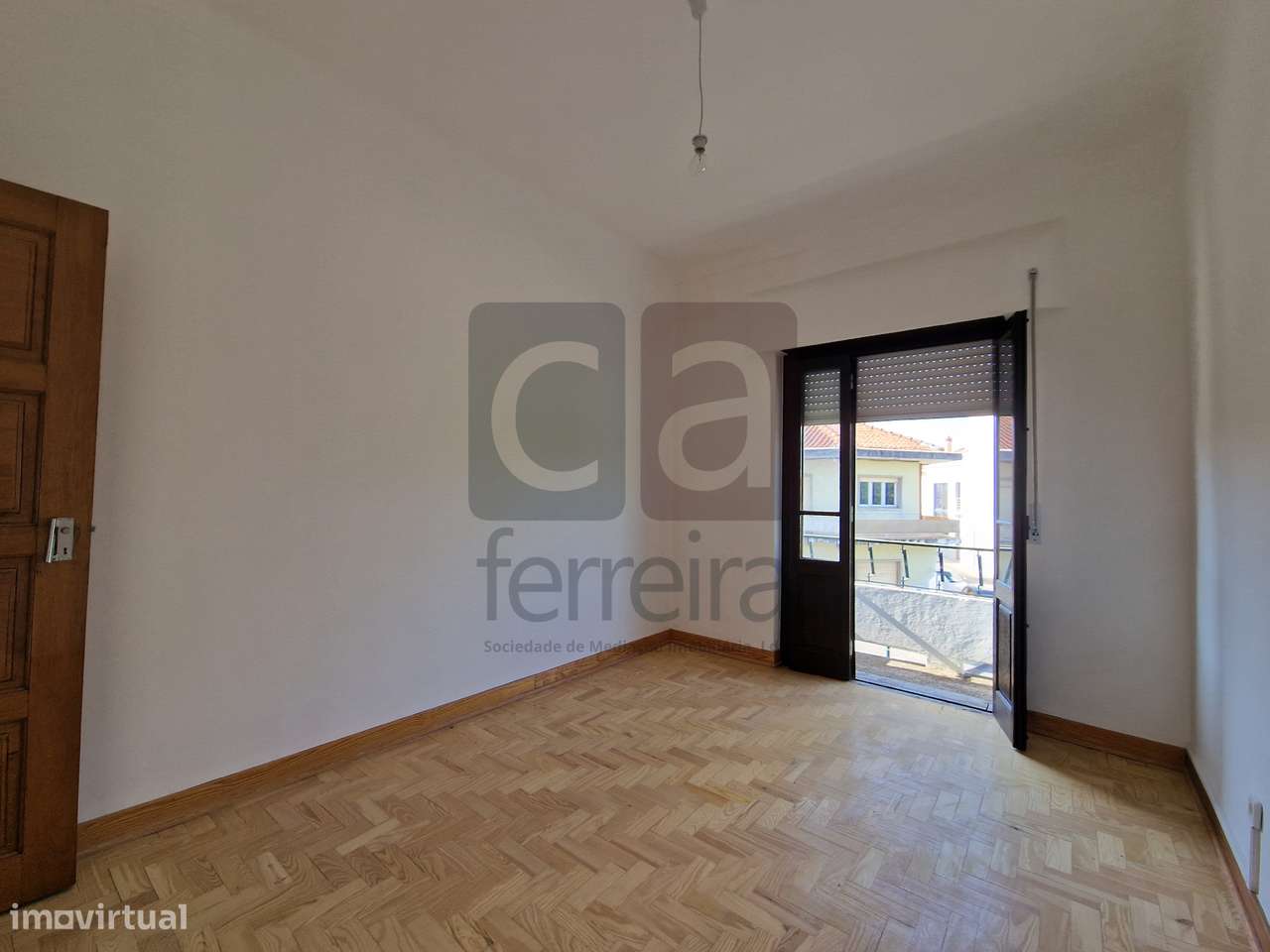 Apartamento T3 com Logradouro e Garagem/Loja – Almeirim-11