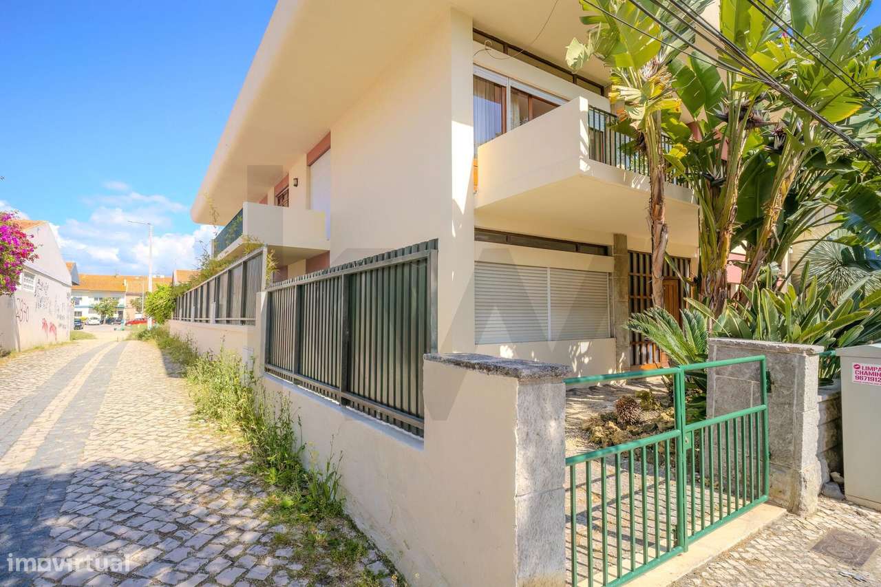 Moradia com 12 assoalhadas, frente ao parque municipal | Potencial par - Grande imagem: 2/60