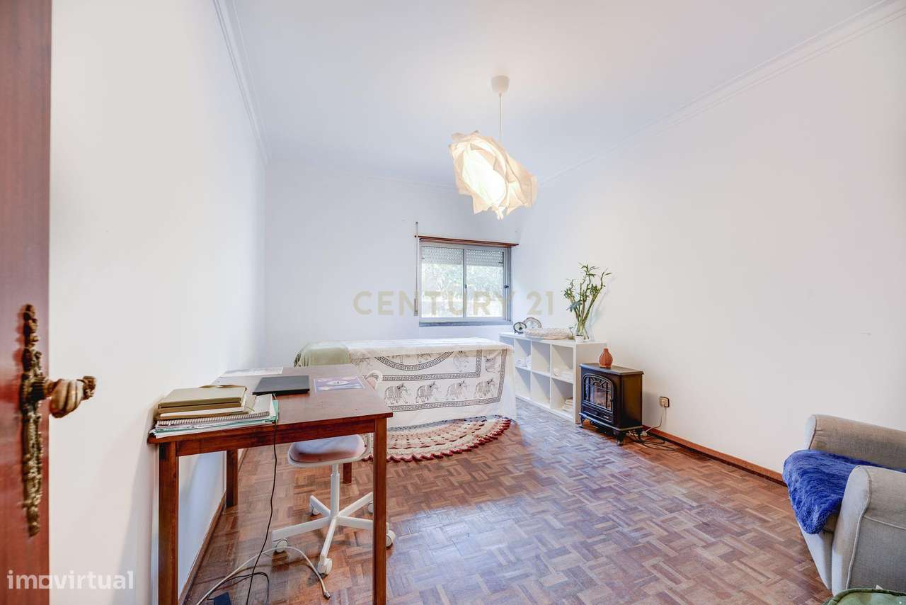 Moradia V6 no Algueirão-7