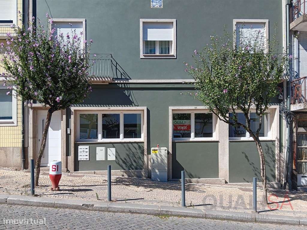 Apartamento T4 novo com logradouro e garagem em S. Vicente no centr...-35