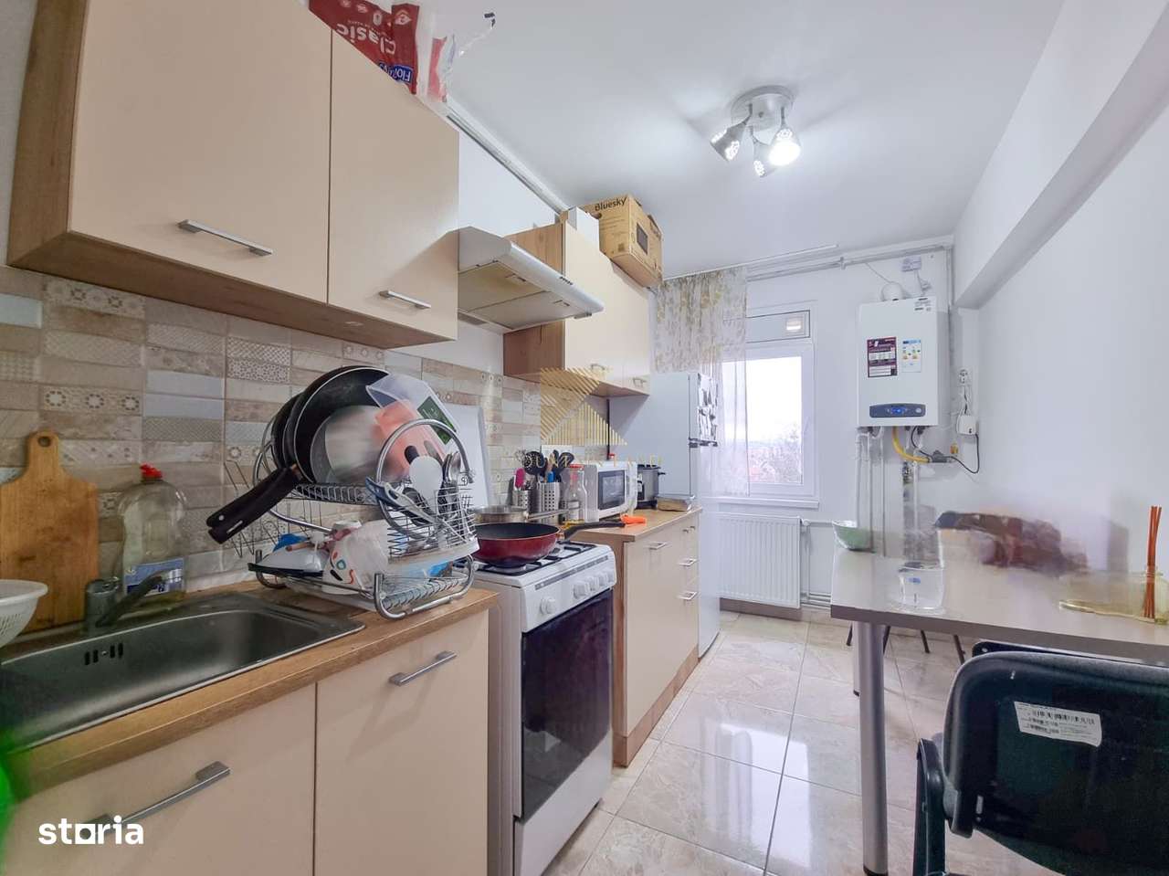 Apartament de 2 camere, semidecomandat, etaj 6/10, mobilat, Victoriei4-10