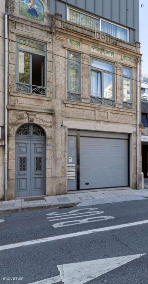 Apartamento com 2 quartos - localizado em Paranhos Porto - Grande imagem: 2/6