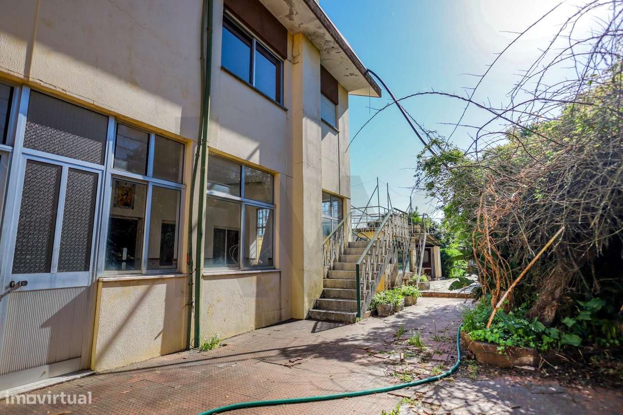 Moradia com 1451m2 de Terreno e Elevado Potencial de Valorização em Sã-25