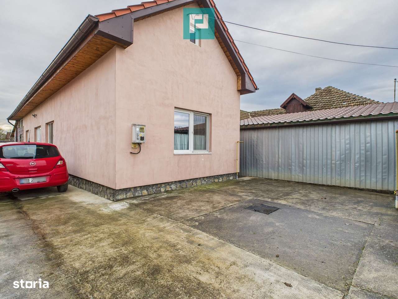 Casă cu 4 camere în Curtici pentru investiții - Imagine principală: 1/16